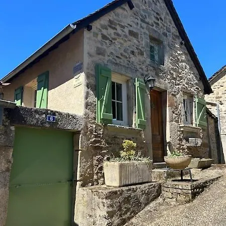 Holiday home Gite De La Pique A *